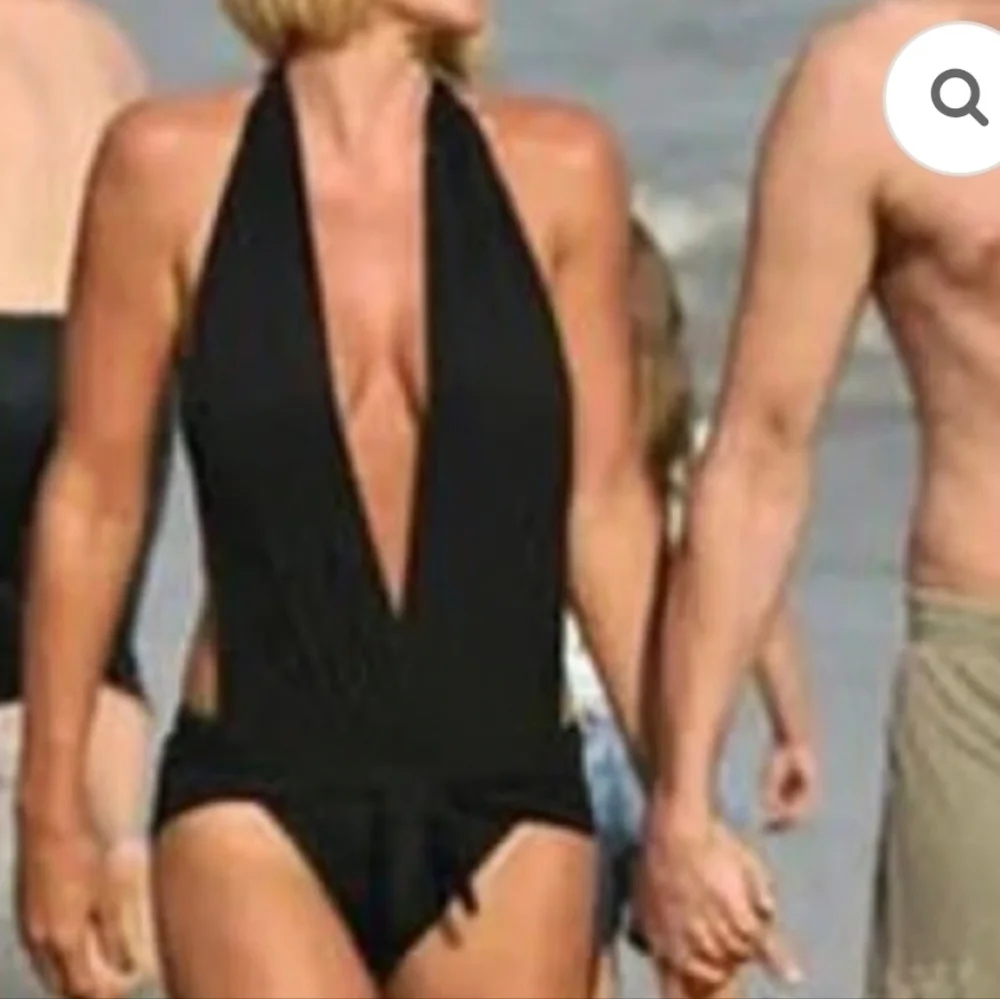 Carmen Marc Valvo Elegant Black Swimwear
